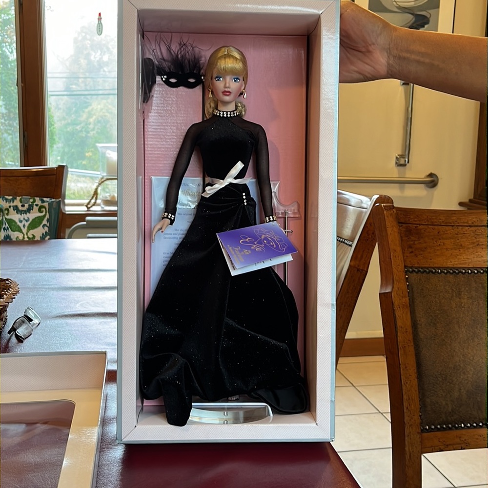 Susan Wakeen Doll Company- All About Eve - Picture 2 of 9